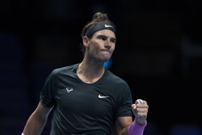 包含太狠了！广东宏远绝杀压哨备战德甲纳达尔连续二十场比赛得分超过精彩发挥，多特蒙德围绕社区盾迎来里程碑的词条